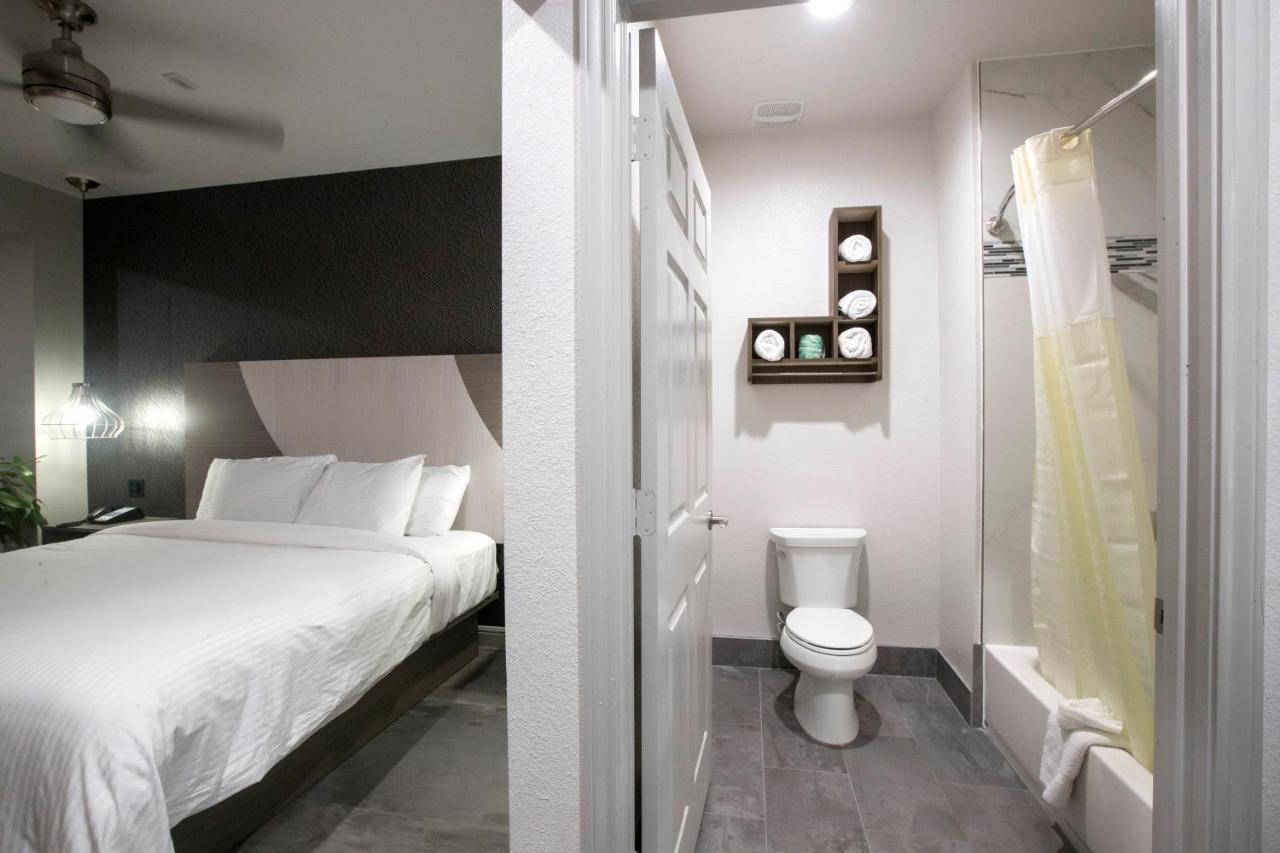 House Hotel Houston Bagian luar foto